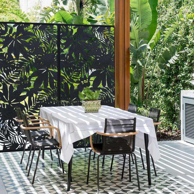 Jack Matrix Decor Screen Lush_1800x900_Charcoal_LS1_1600x1600px